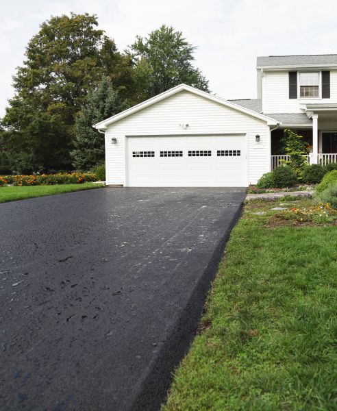 Cost of Blacktop Driveway Paving in Napa
